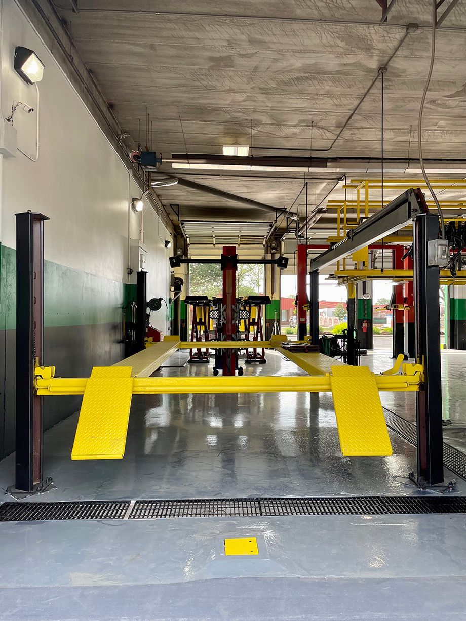 Inside Garage | Grahams Auto & Truck Clinic