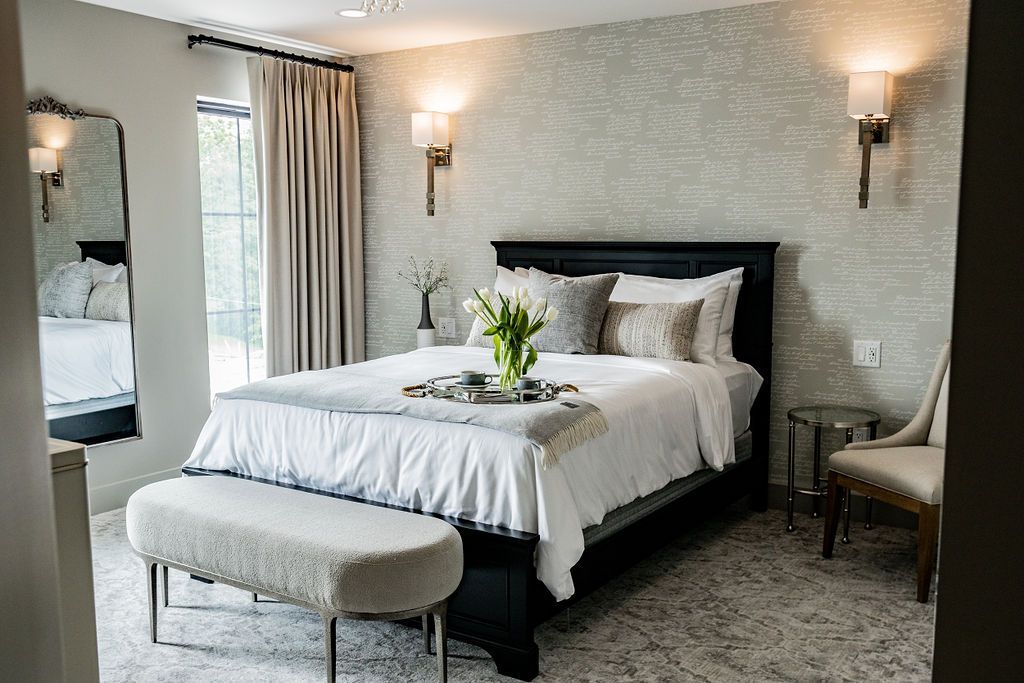 Room 205 Queen Suite