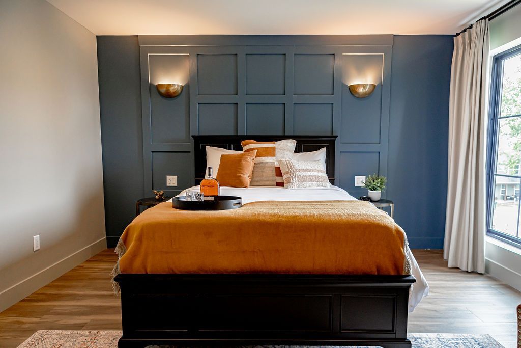 Room 207 Jr Queen Suite