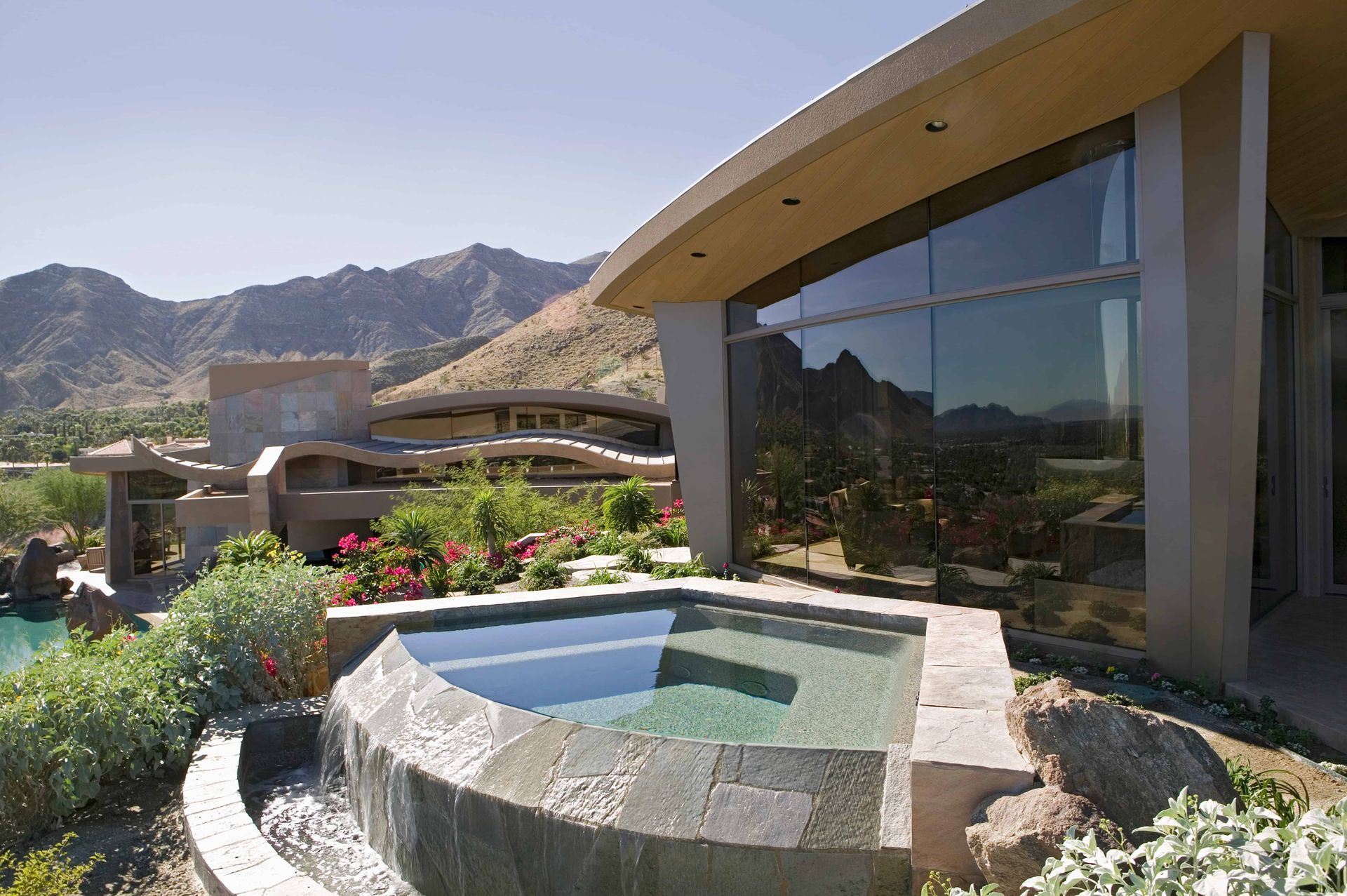 A plunge pool in a Texas backyard