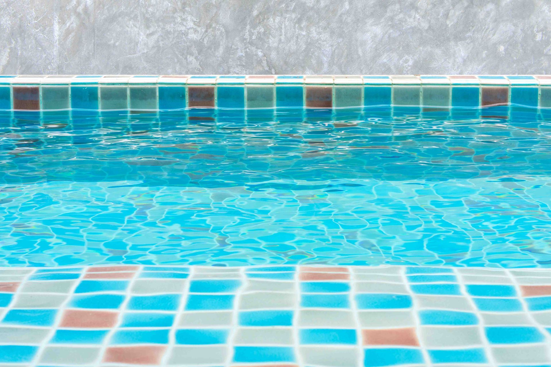 A picture of the top of the pool water