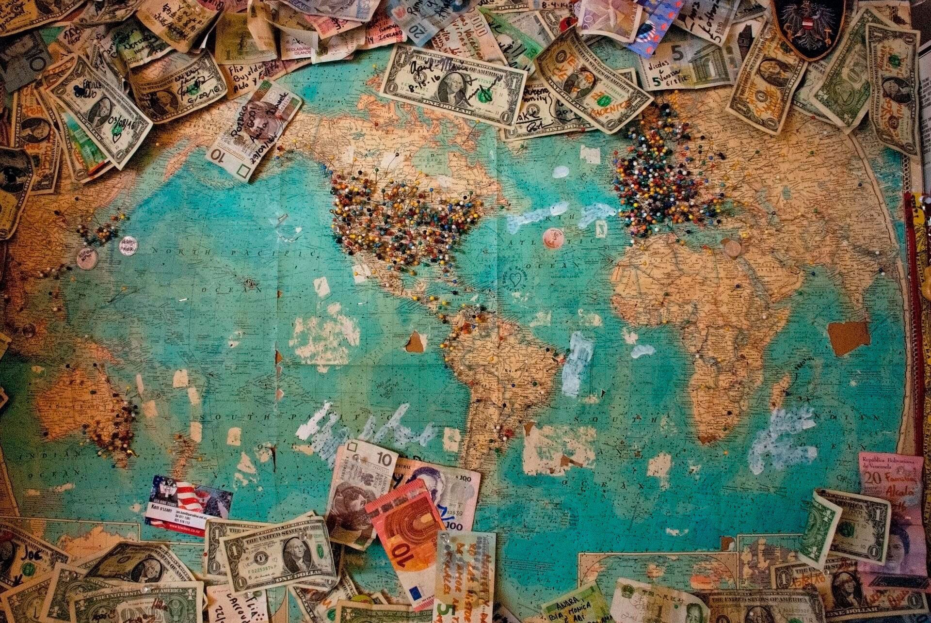 Mapa-múndi com objetos - Composição de mundo global