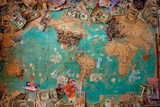 Mapa-múndi com objetos - Composição de mundo global