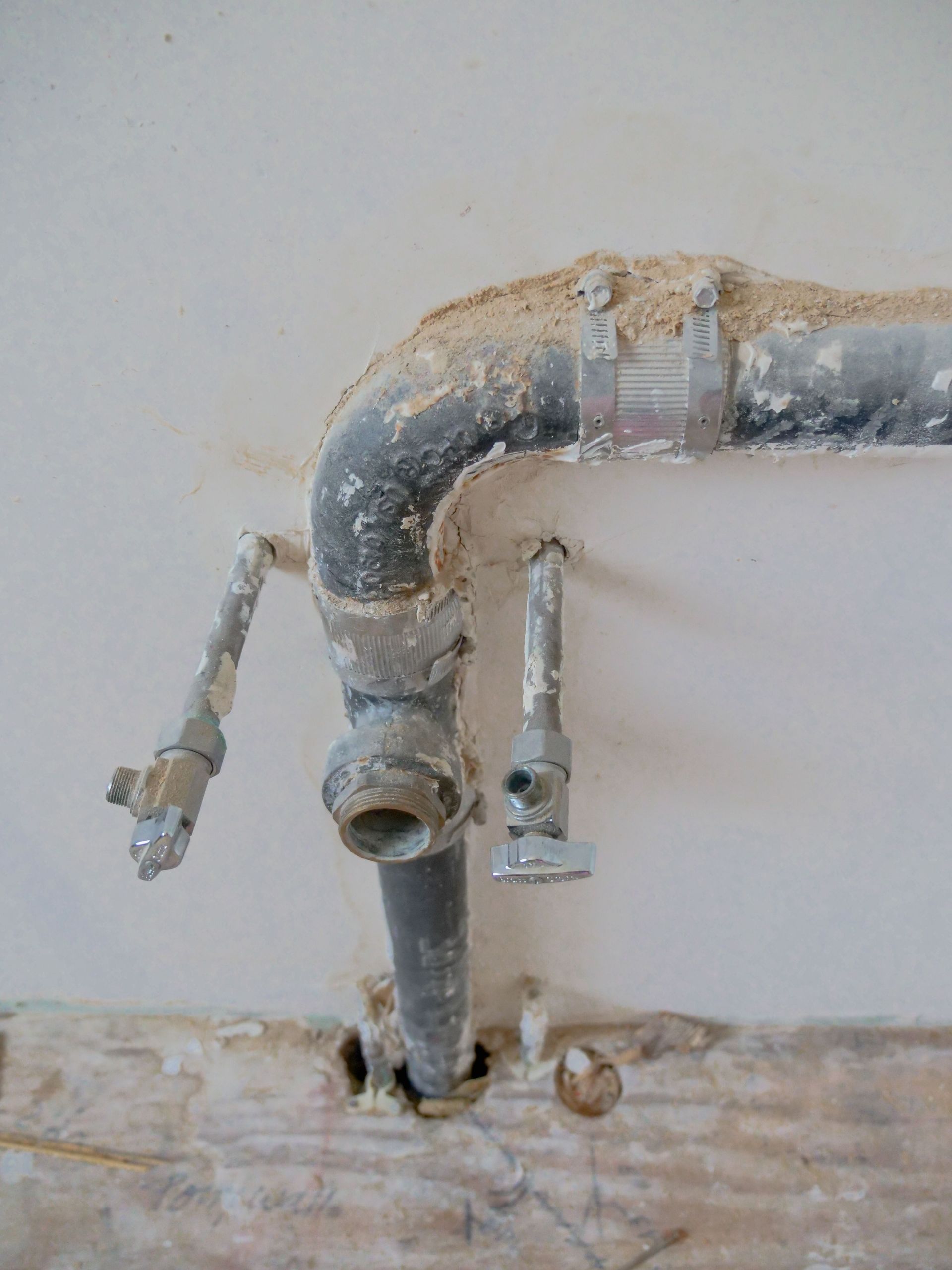Burst pipe and water line repair service in Orange County CA