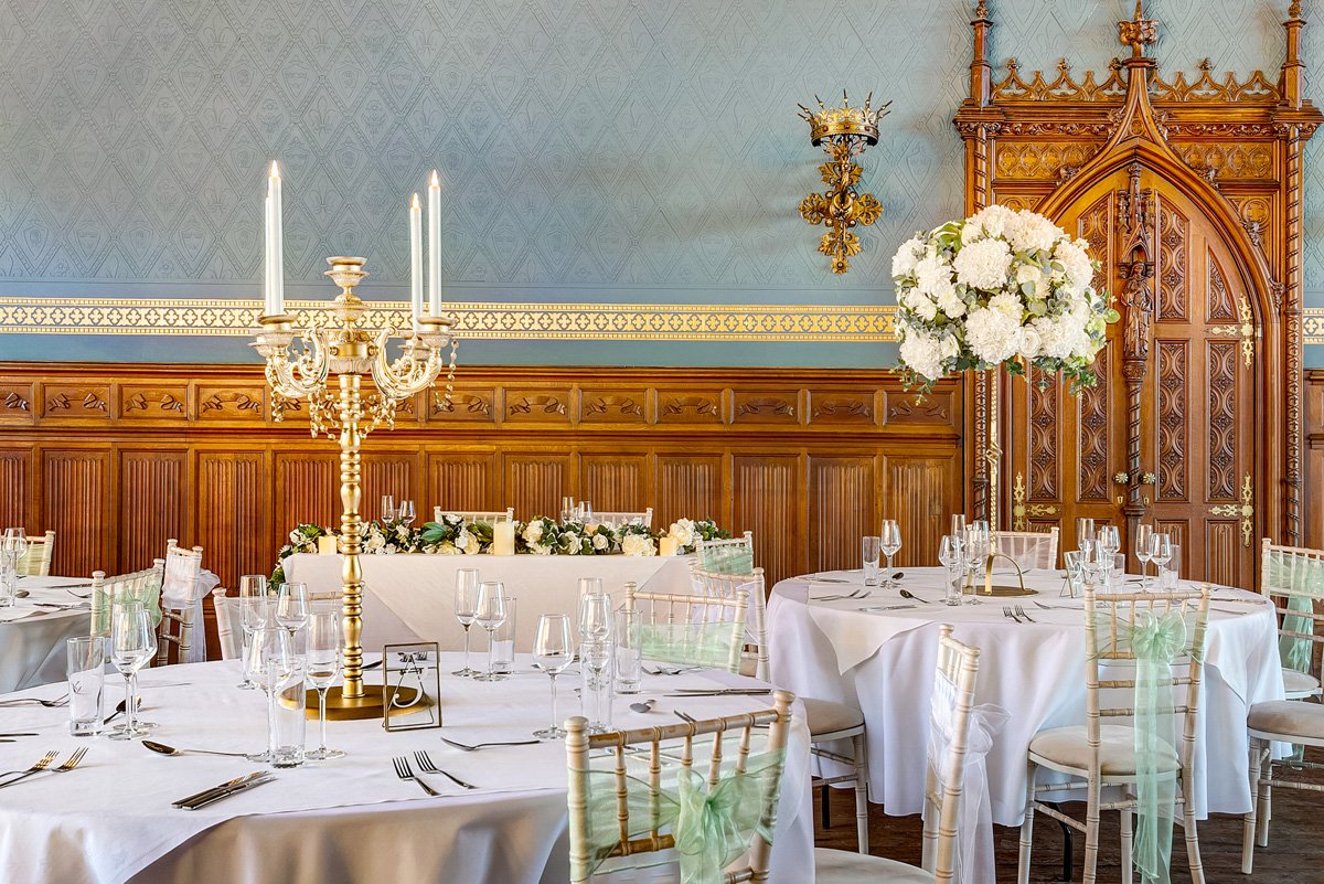 How to decorate a wedding venue