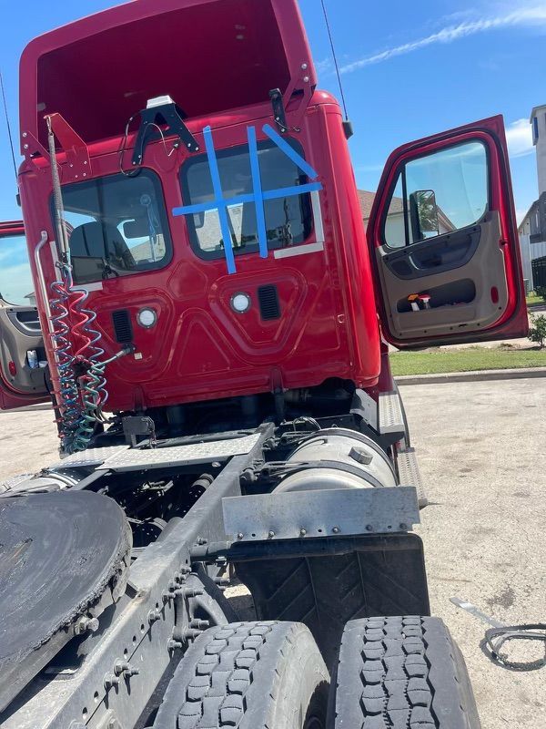 semi glass repair Spring TX
