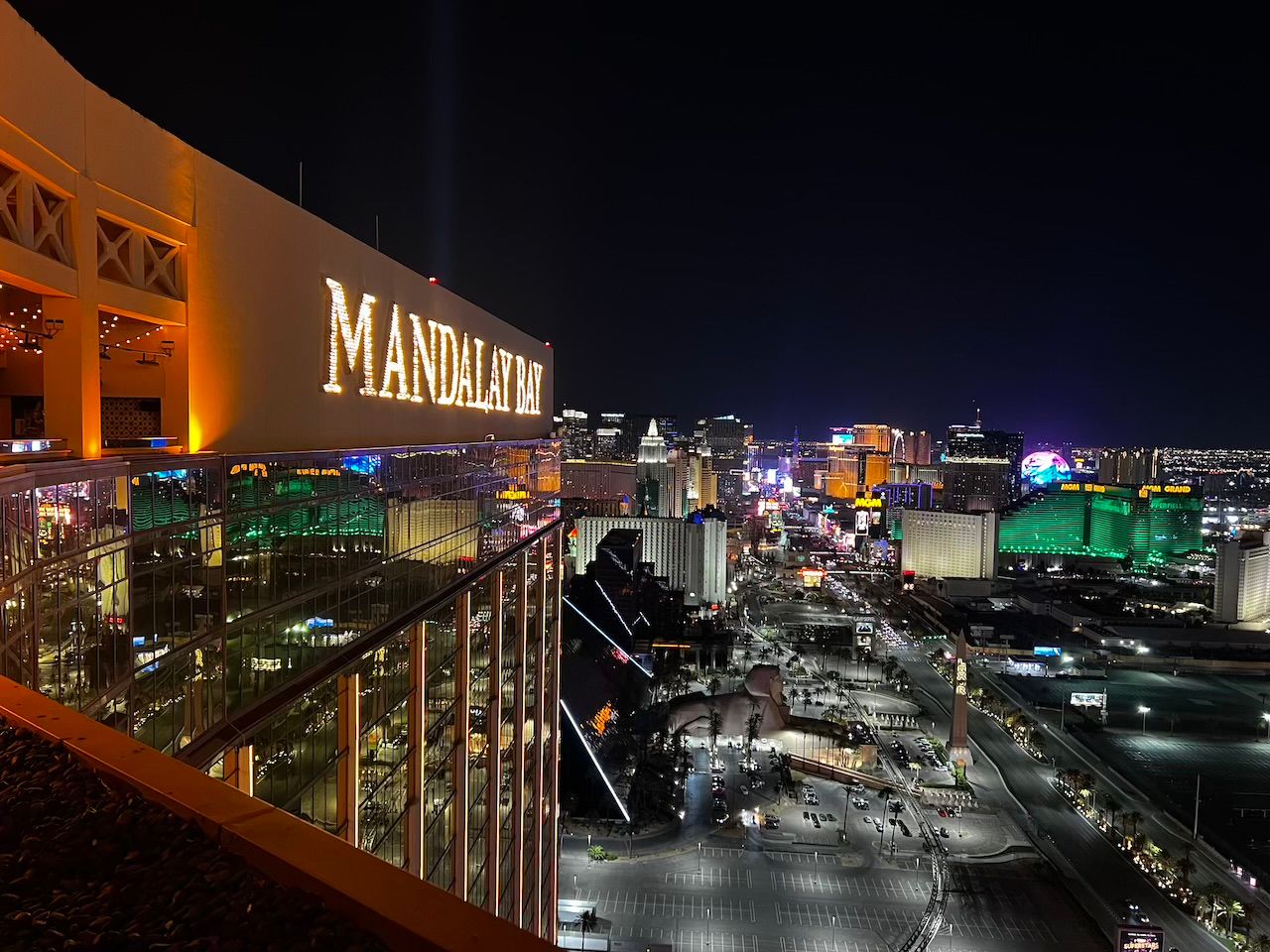 foundation-room-ultra-vip-lounge-mandalay-bay-rooftop-reservations