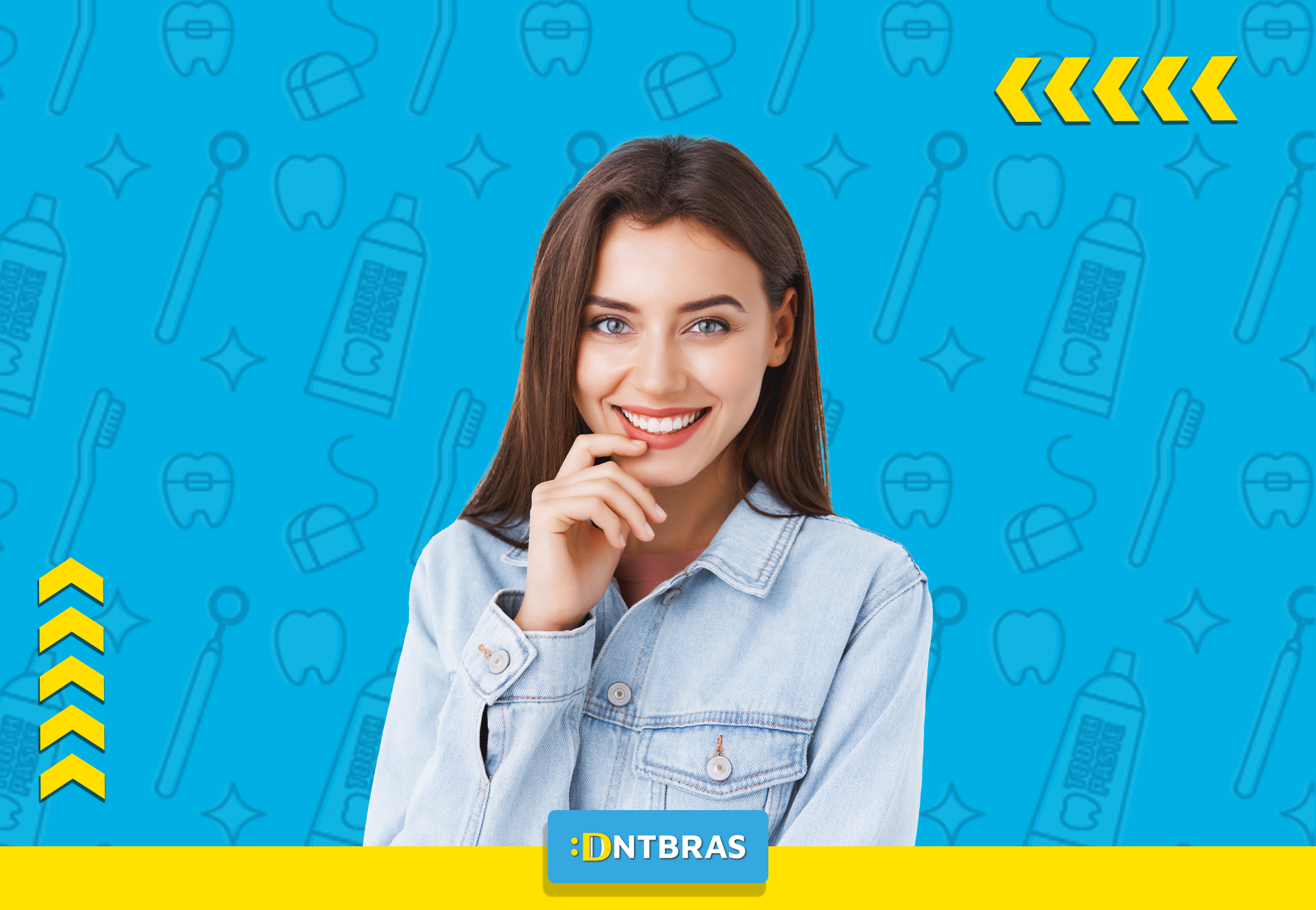 uma mulher está sorrindo com a mão no queixo em frente a um fundo azul com ícones dentários.