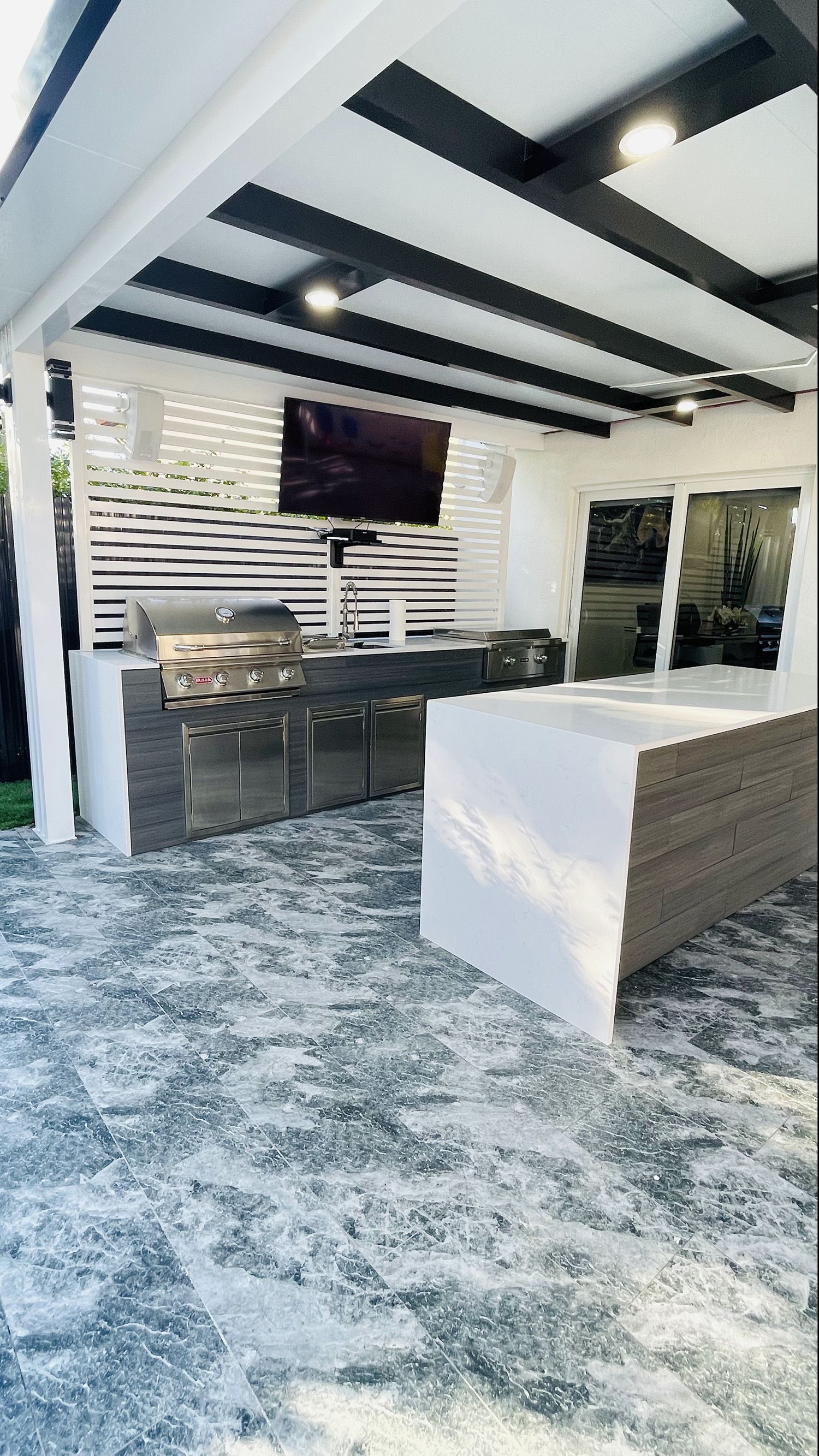Outdoor kitchen