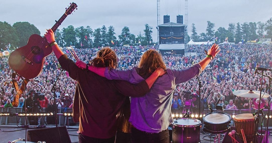 Book your transport to the Fairport Cropredy Festival with Brookline