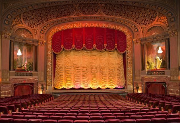 Book your transport to the theatre with Brookline