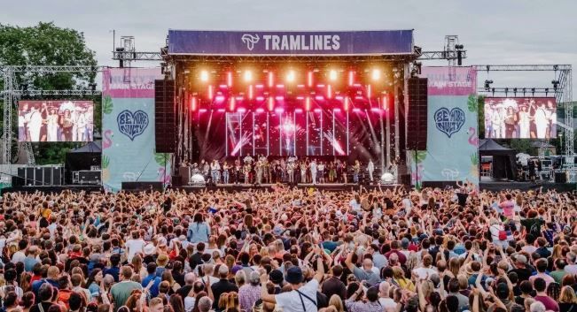 Book your transport to the Tramlines Festival with Brookline