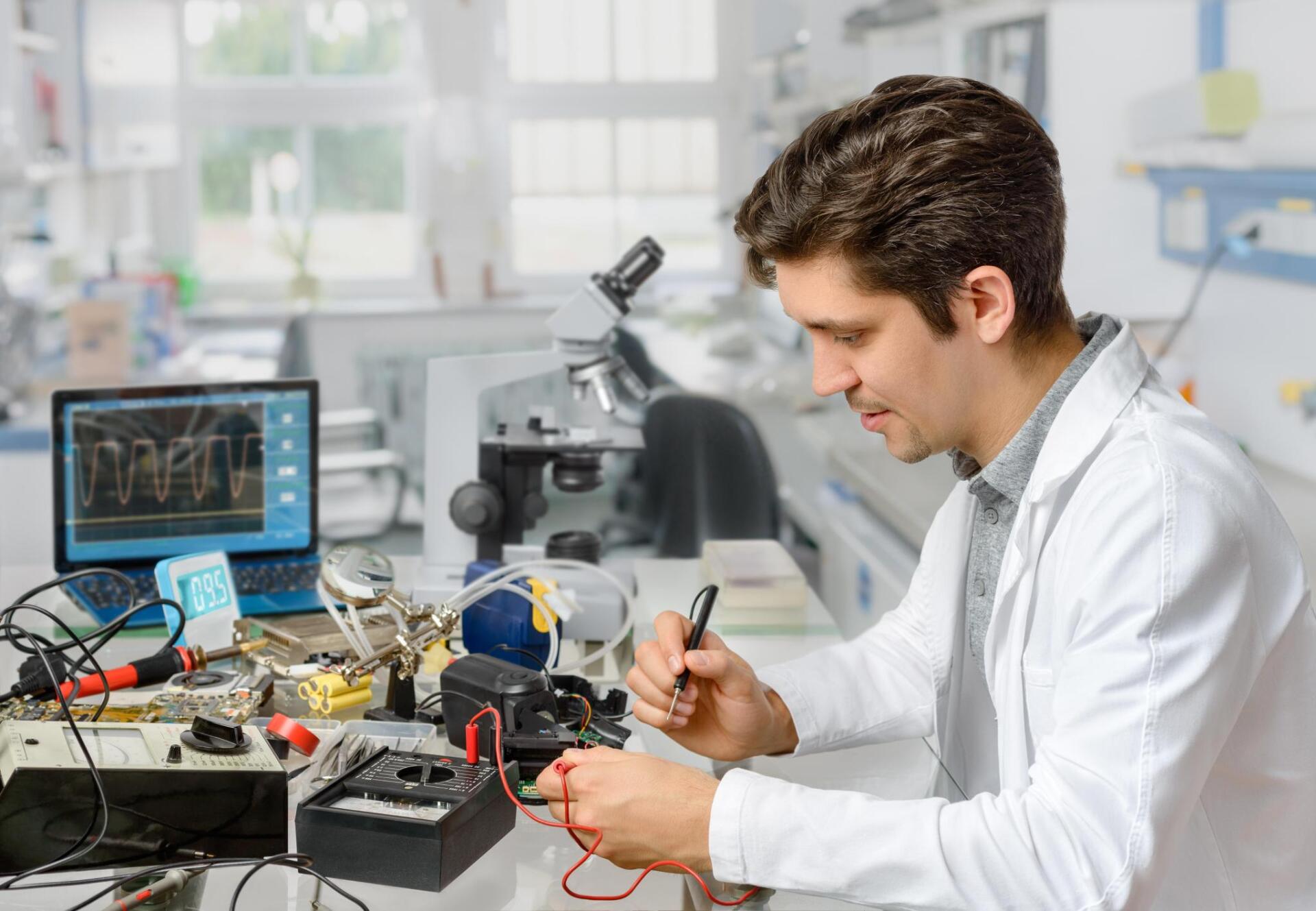 3 Benefícios do curso técnico em eletrônica