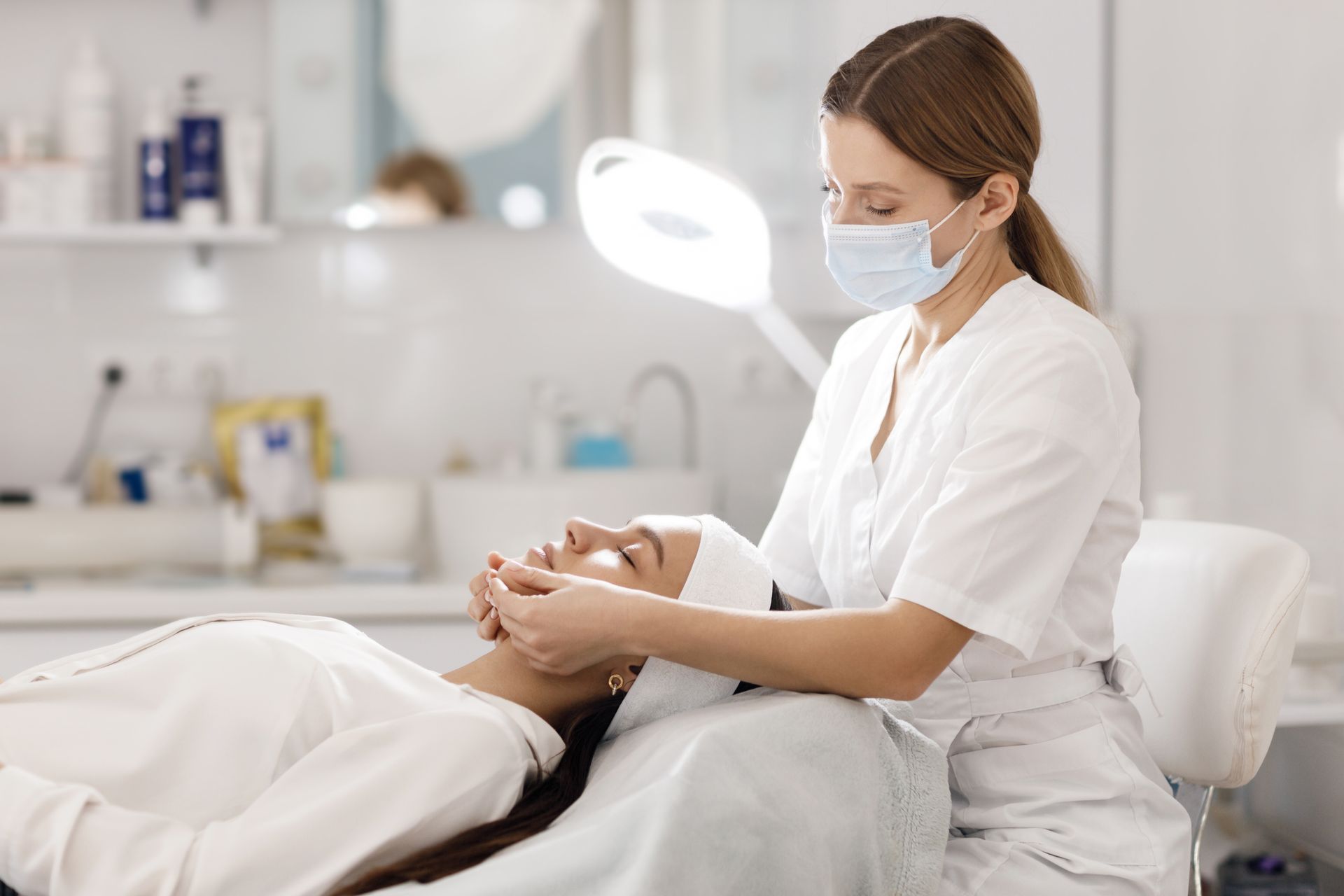 Conheça tudo sobre a profissão de técnico em estética