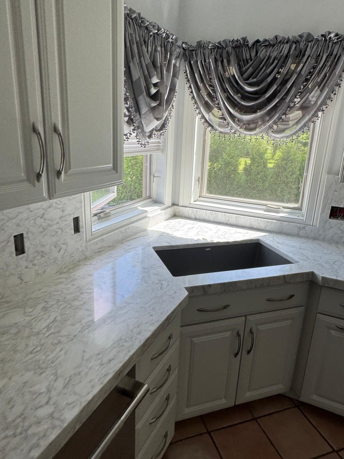An example of stone countertop work by Ambiance Stone