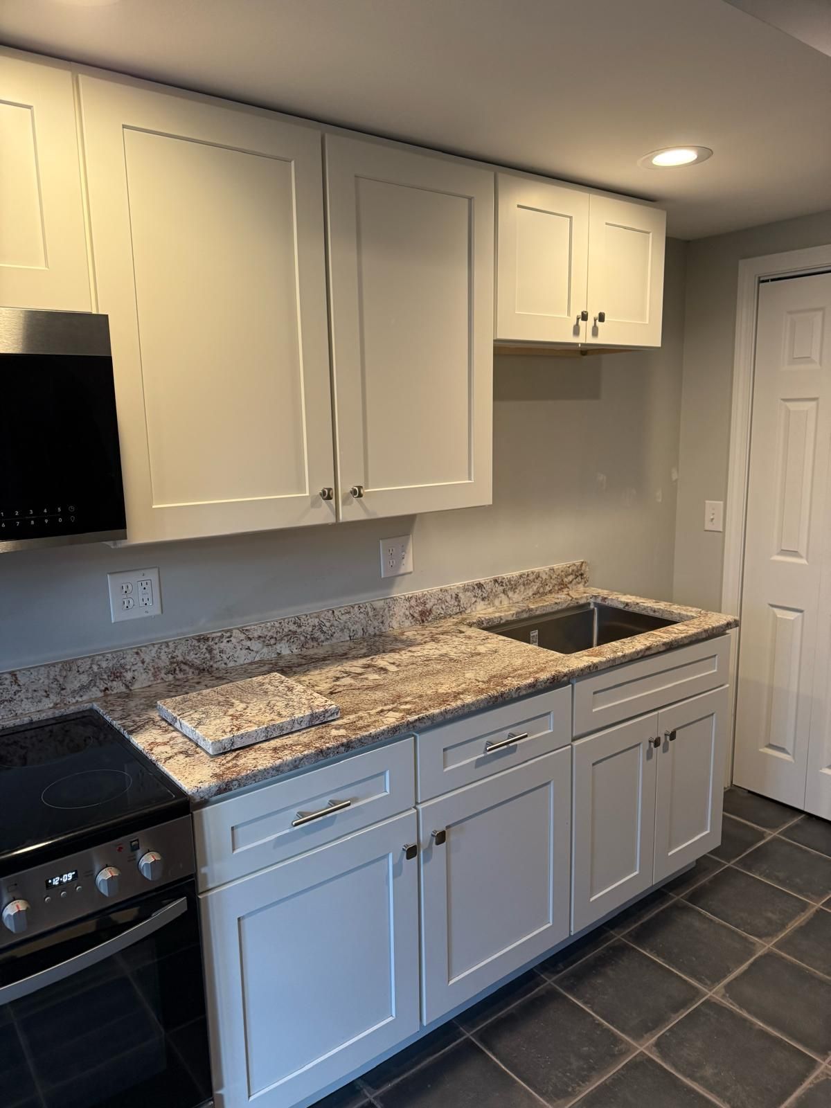 An example of stone countertop work by Ambiance Stone