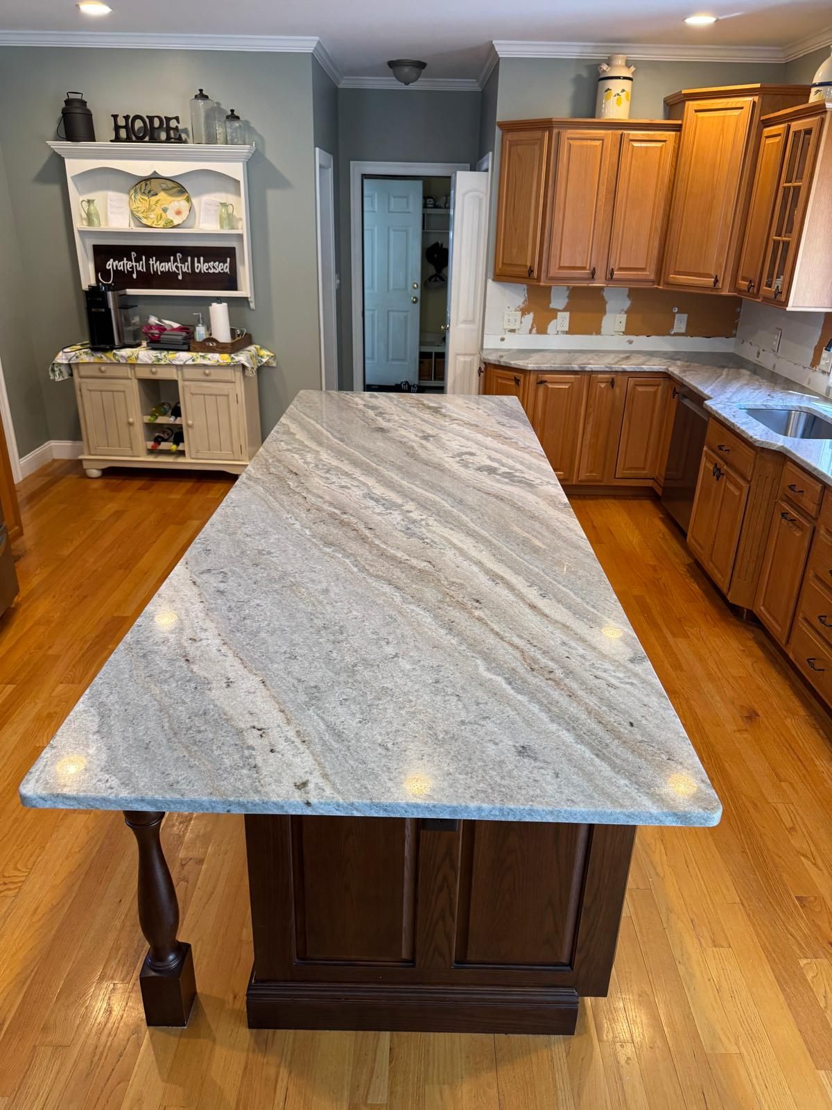 An example of stone countertop work by Ambiance Stone