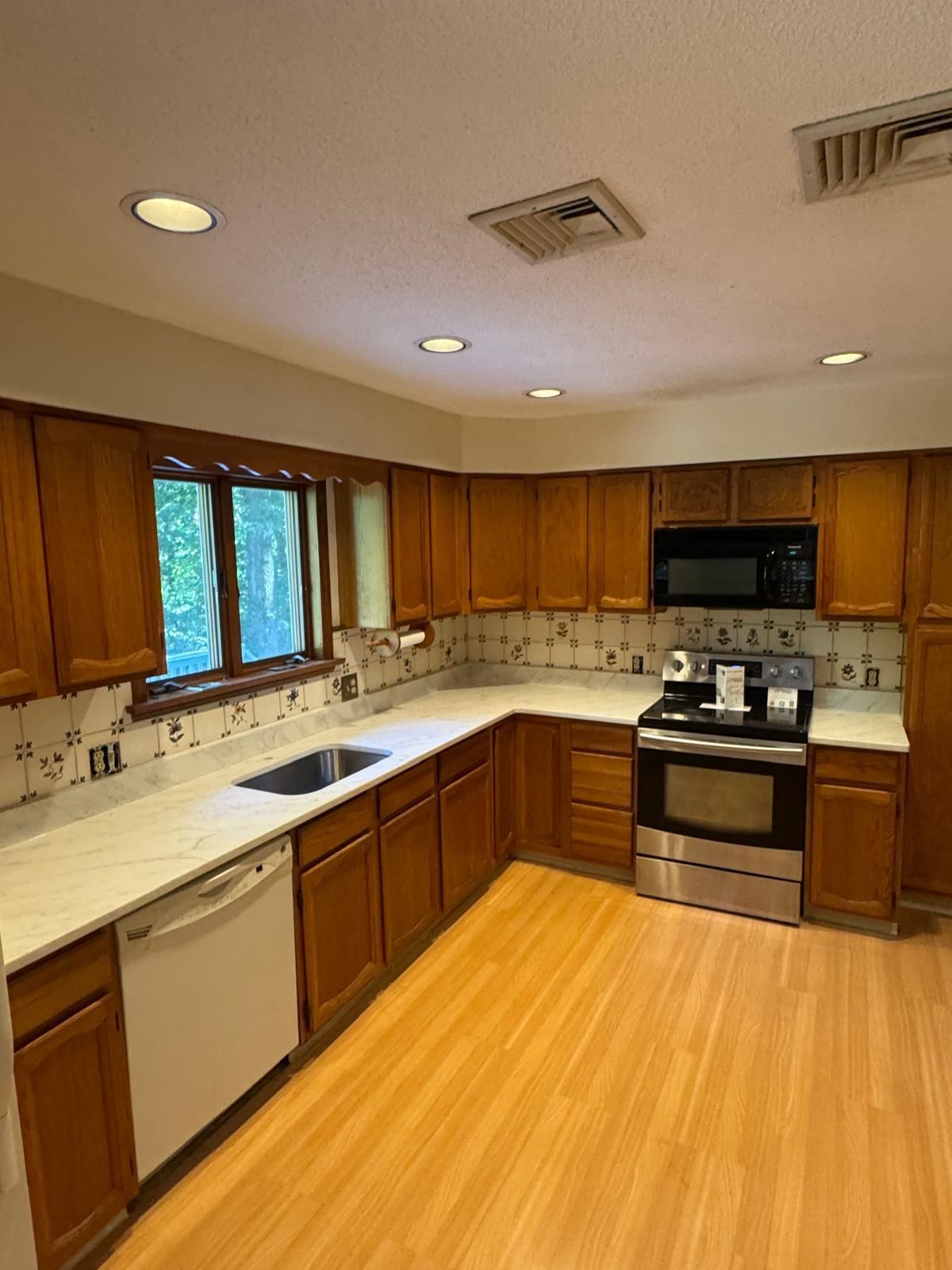 An example of stone countertop work by Ambiance Stone