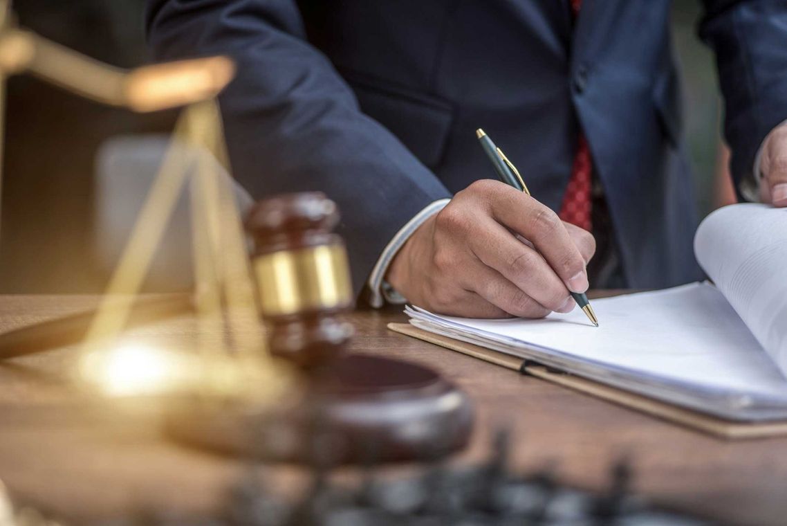 Judge gavel with justice lawyers — Doylestown, OH — Hennis Legal Service