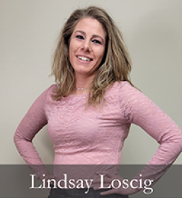 Lindsay Headshot
