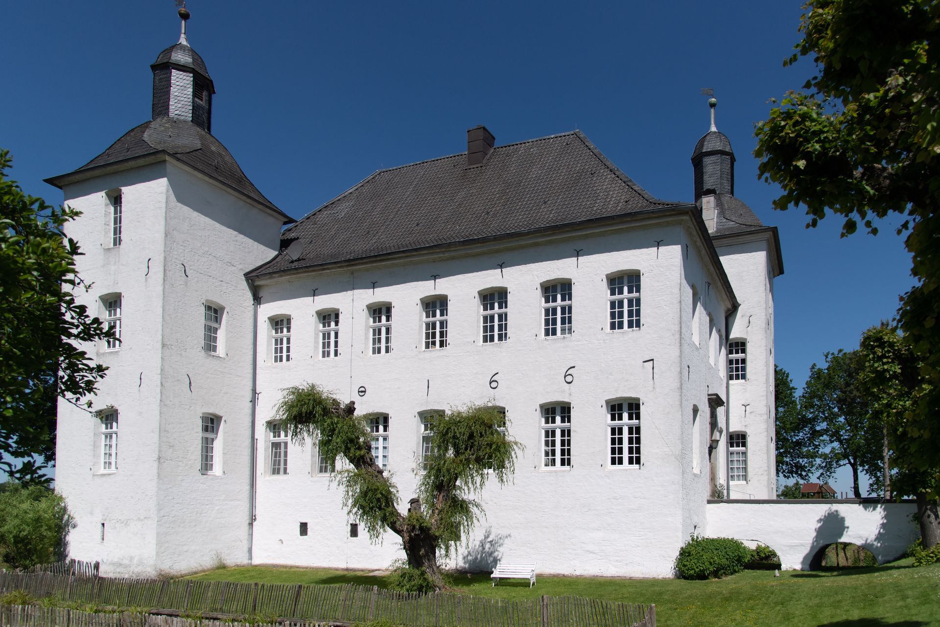 Haus Neerstdonk - Impression im Sonnenlicht.