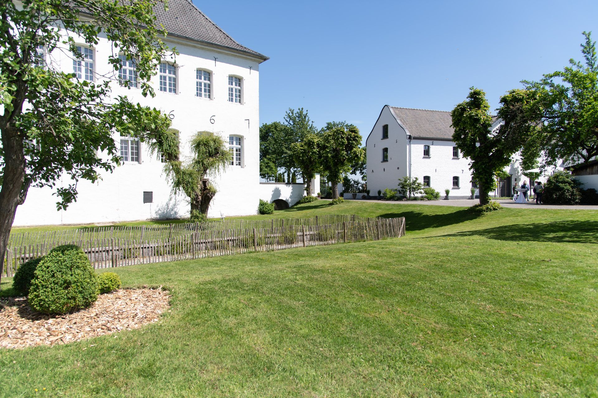 Ein Blick von der Seite auf Haus Neersdonk