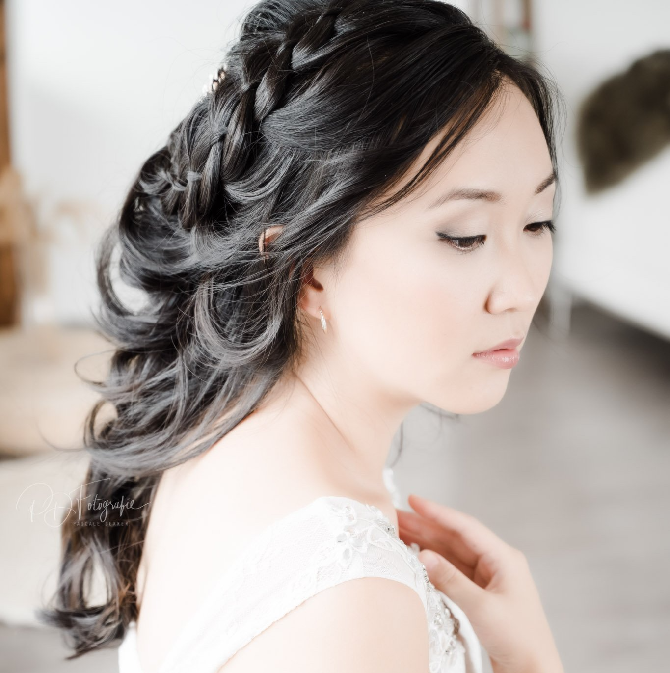 Foto: Pascale Dekker fotografie ID hair and Make up bruidskapsel en bruidsvisagie