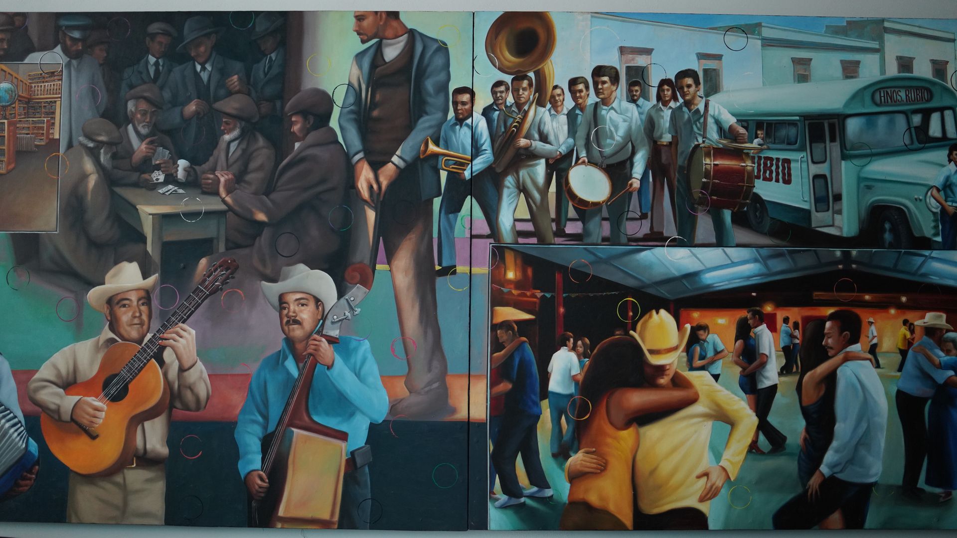 Una pintura de un hombre tocando una guitarra y un grupo de personas bailando.