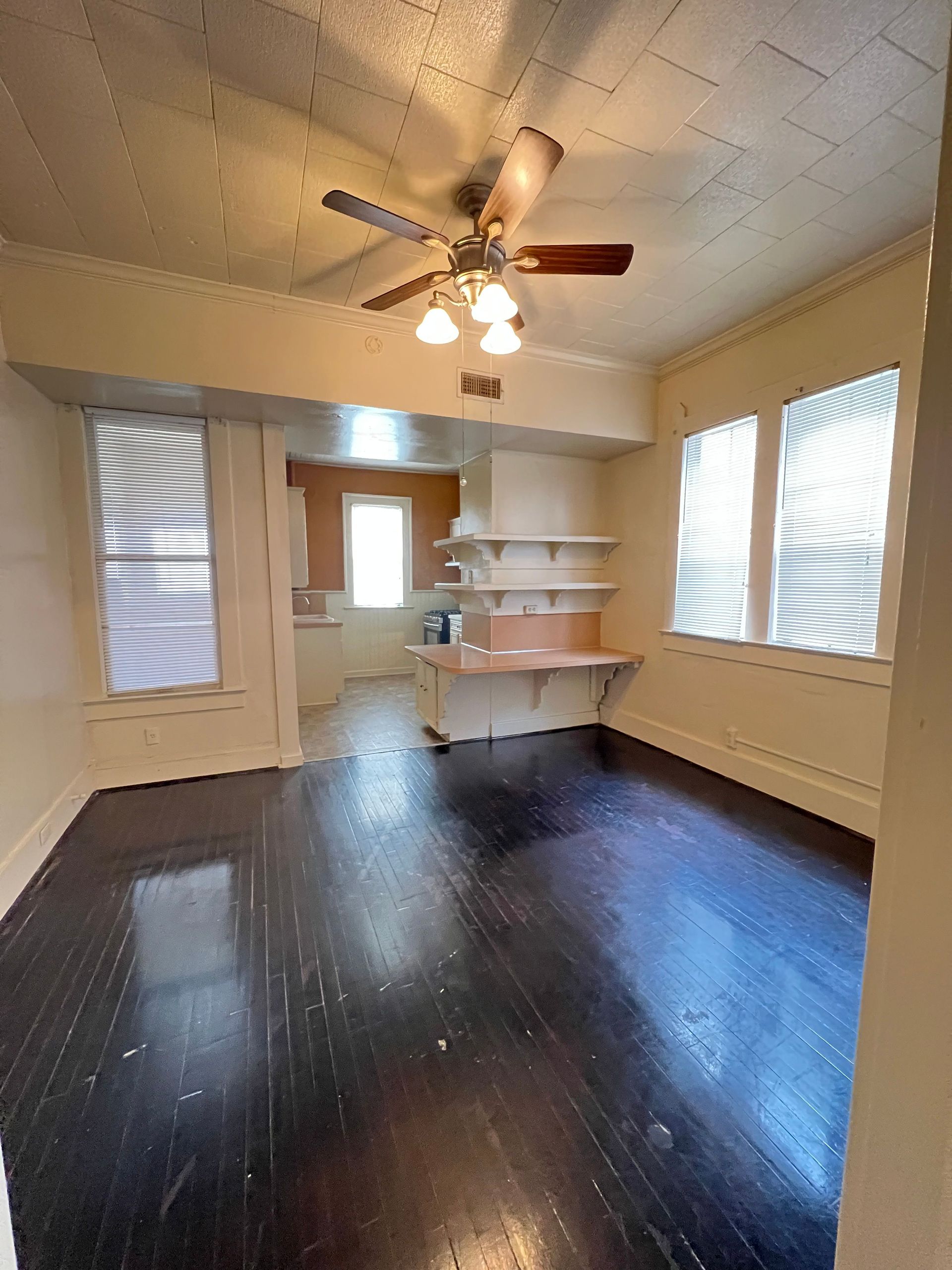 4. 5th St 748