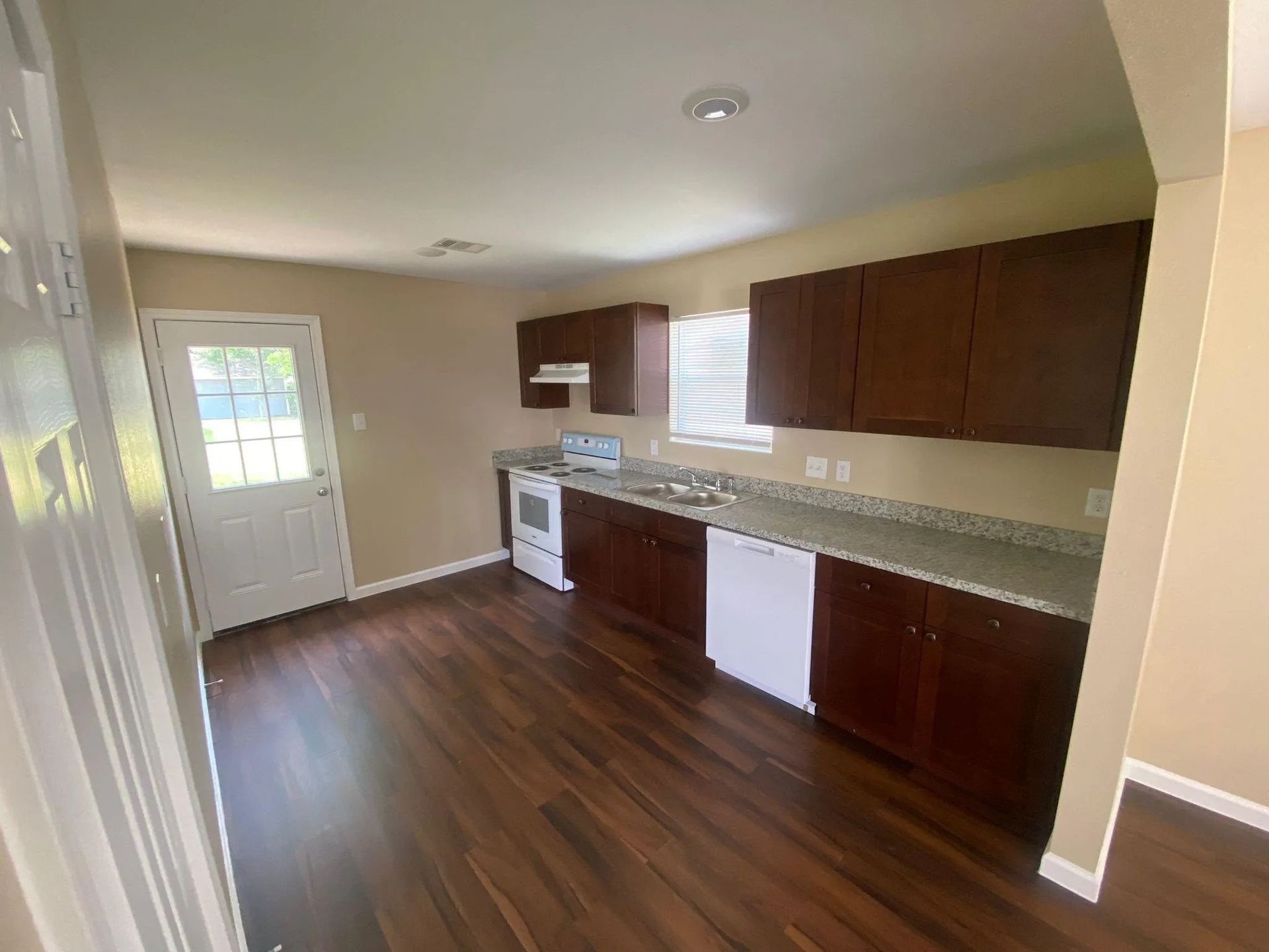 41. 17th St 3001