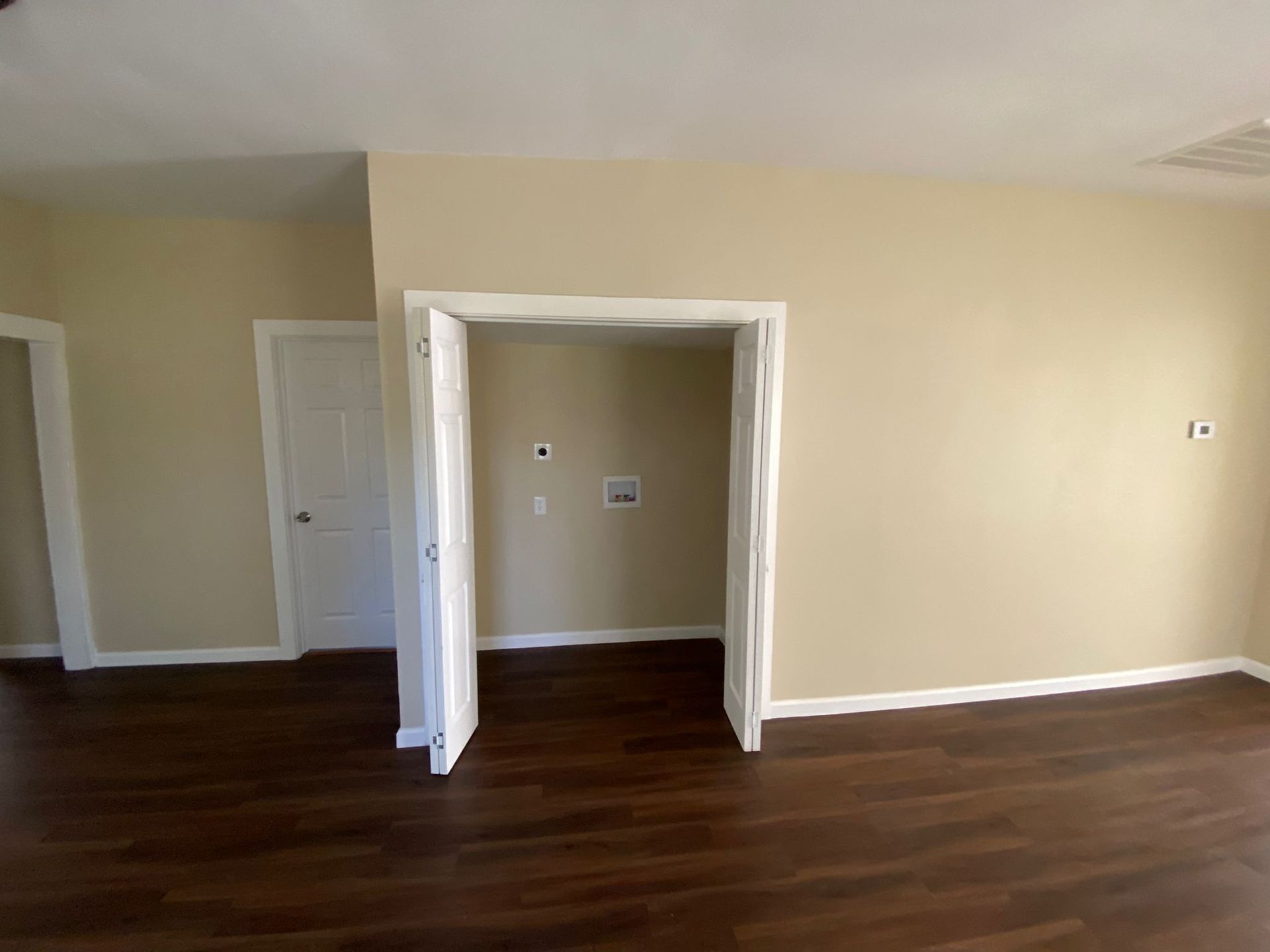 23. Oak St 490