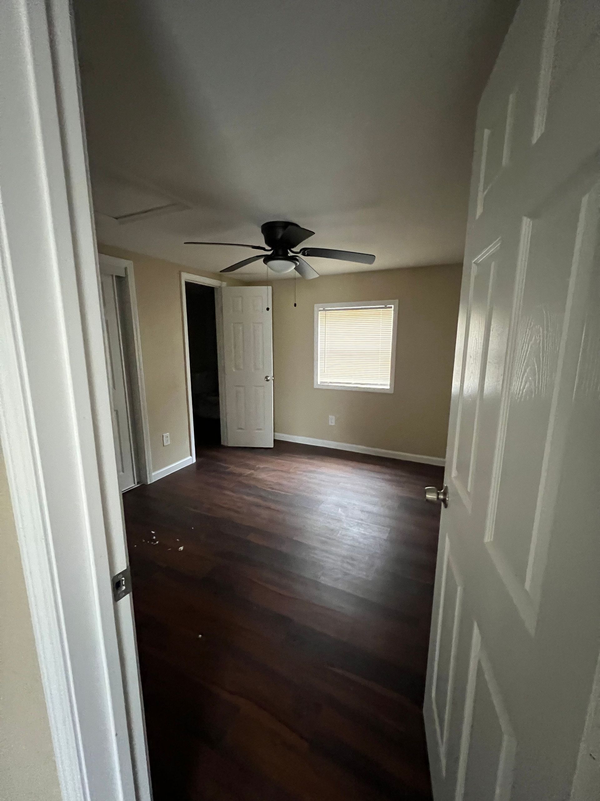 20. E Avenue H 824