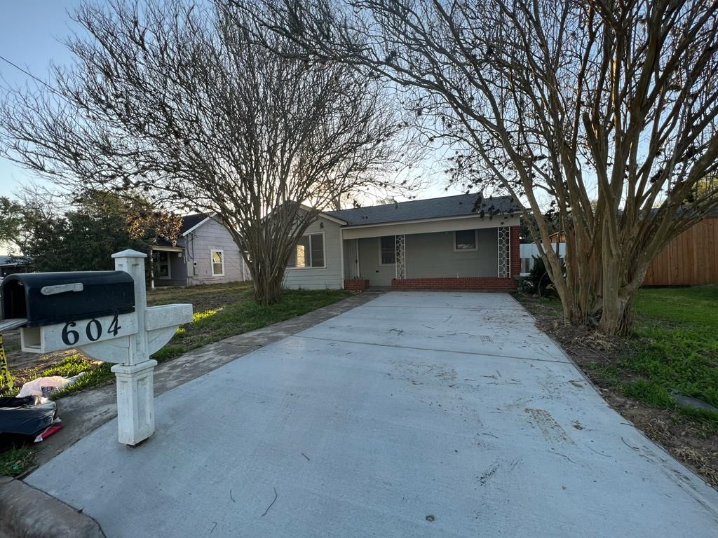 7. Tate Ave 604