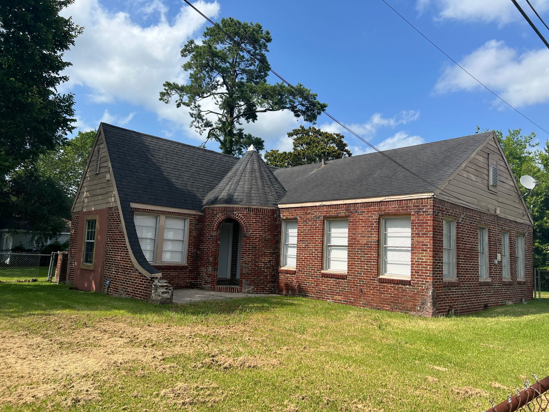 3. Magnolia Ave 4710
