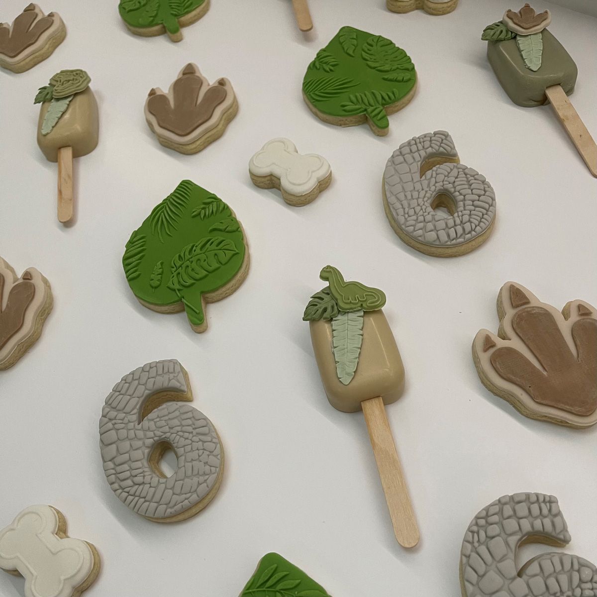 Childrens birthday biscuits