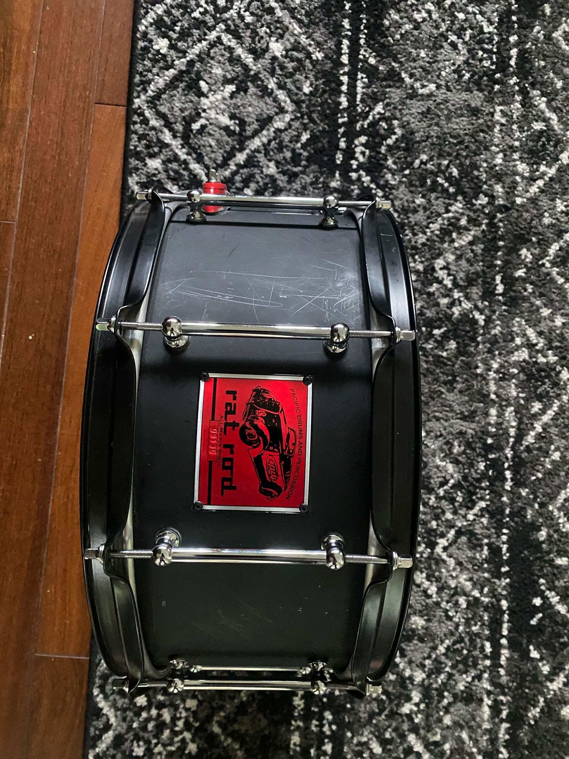 black drum kit