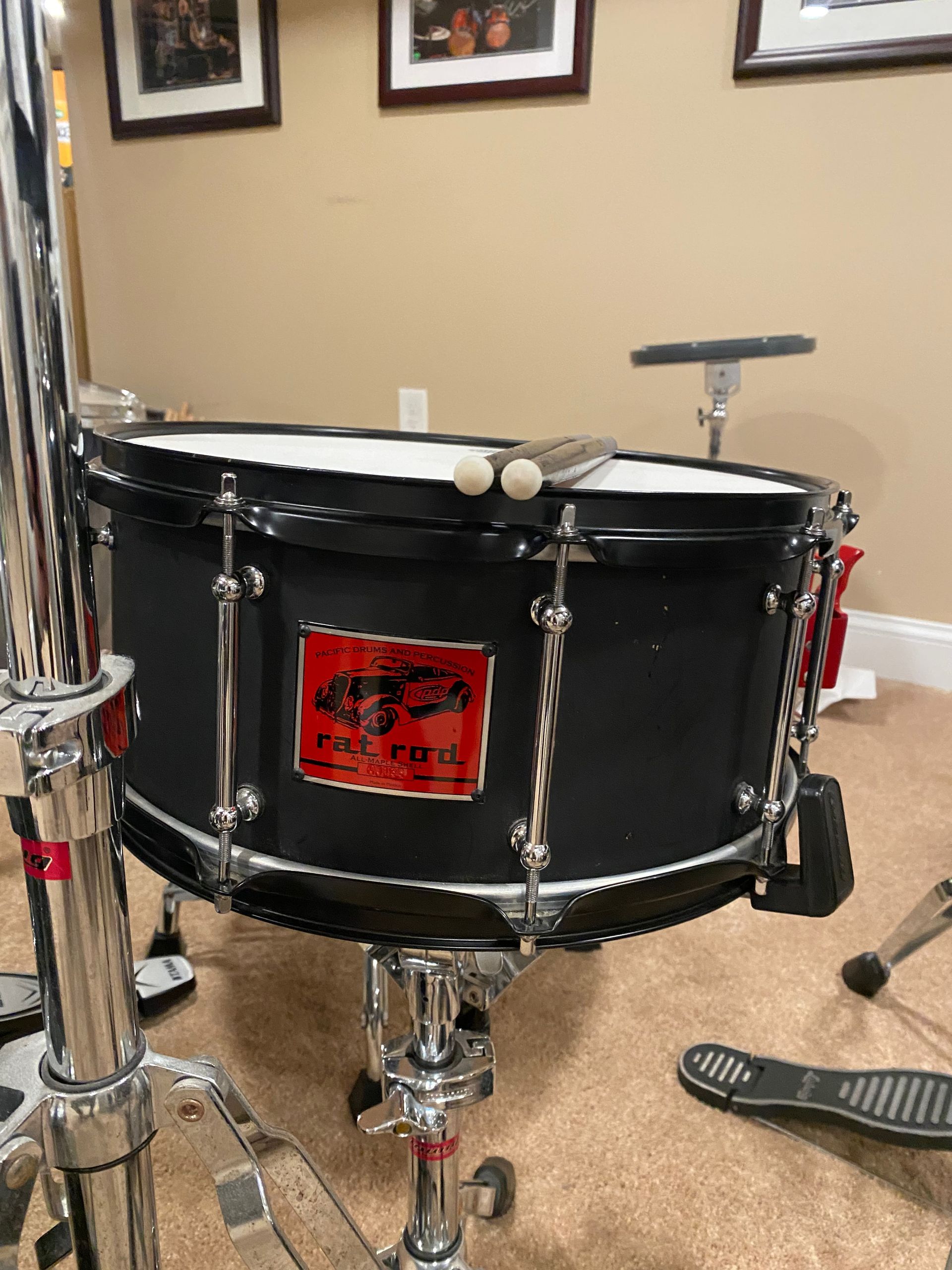 black drum kit
