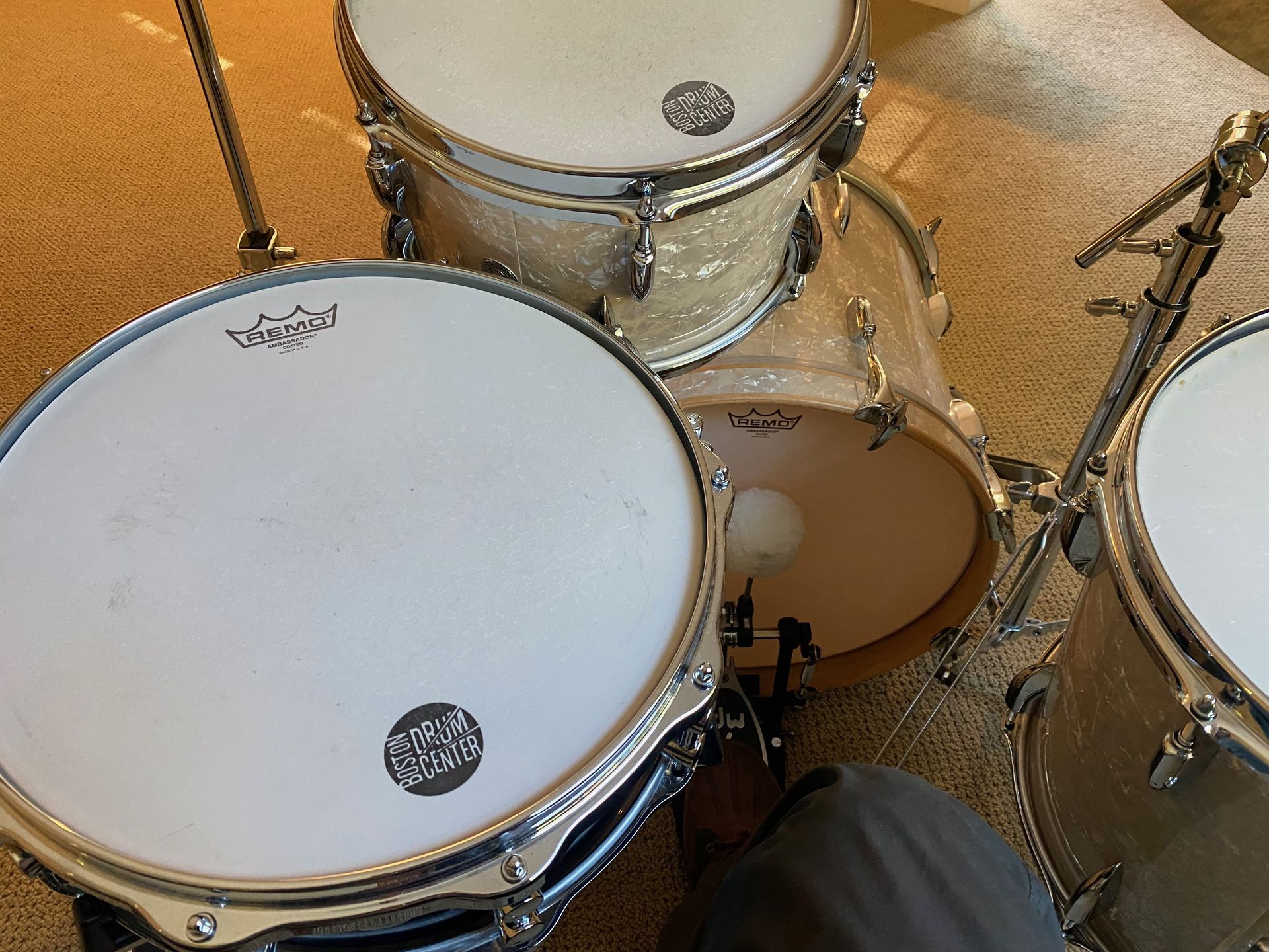 few bits of a drum set in close up