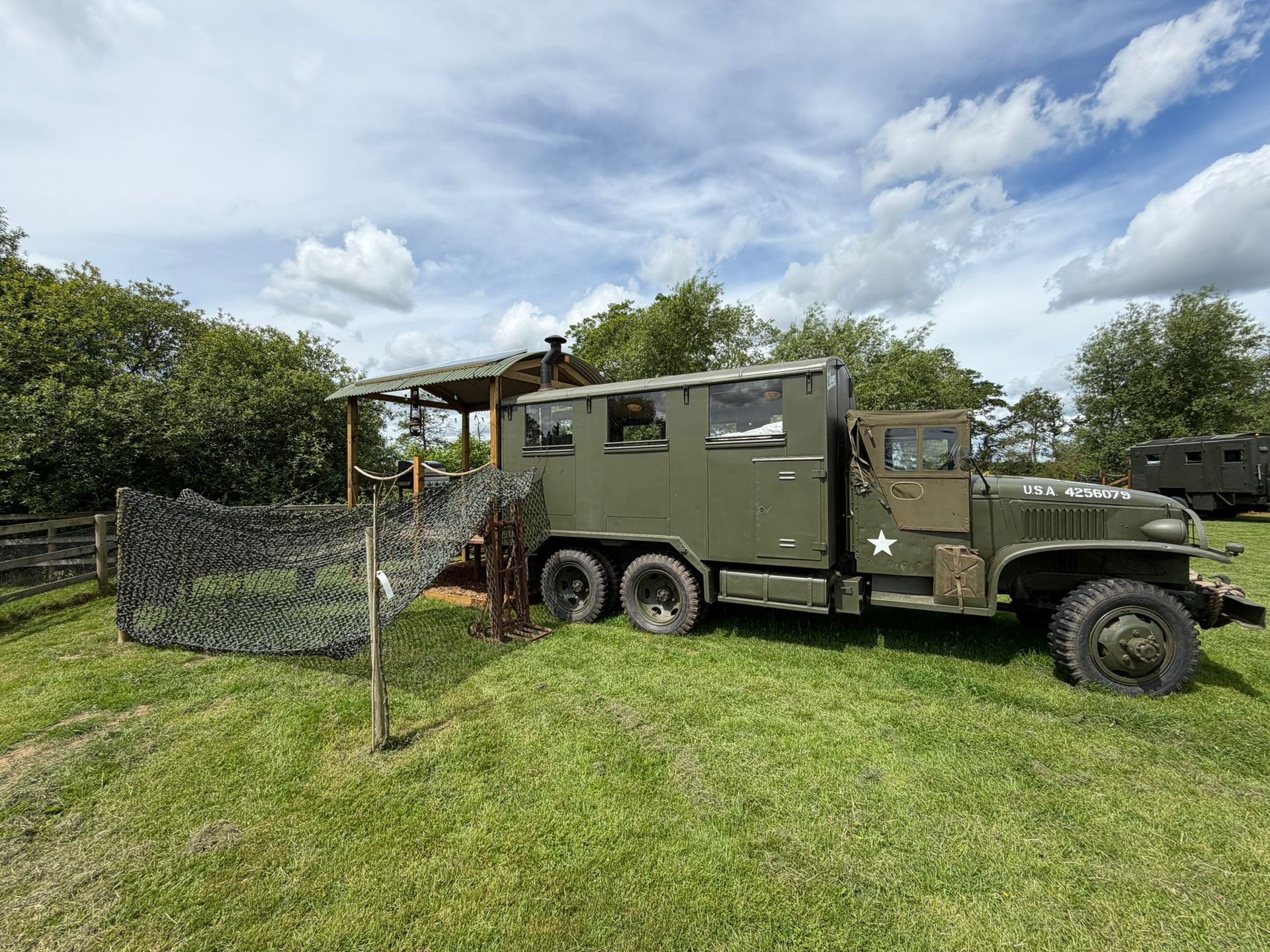 Springfield Riverside Camping & Glamping