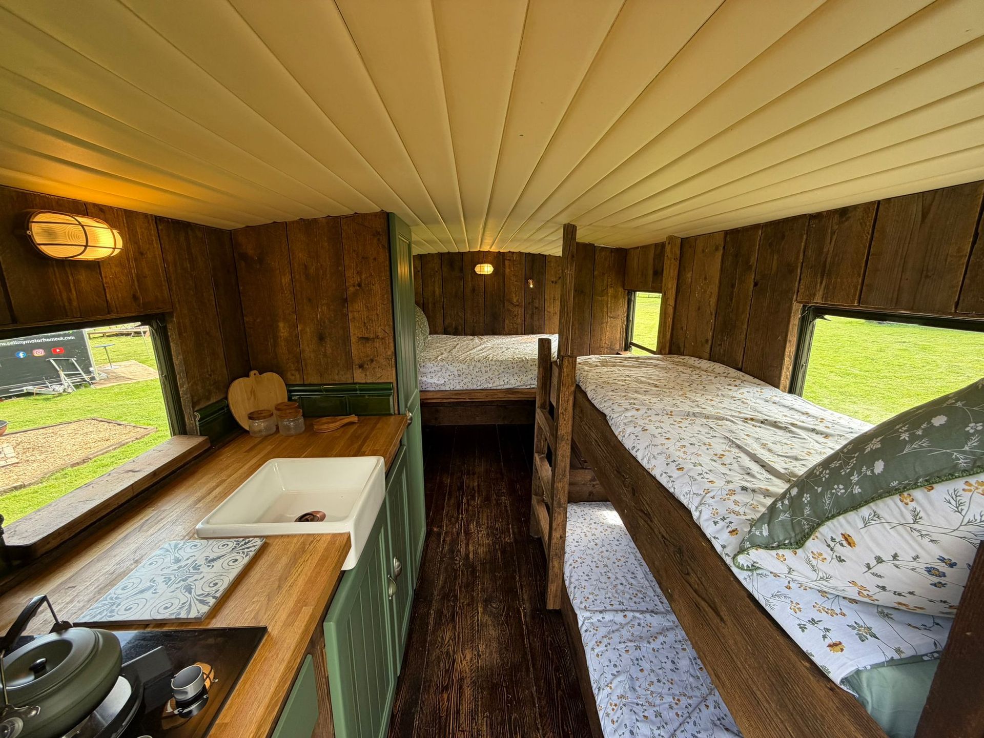 Springfield Riverside Camping & Glamping