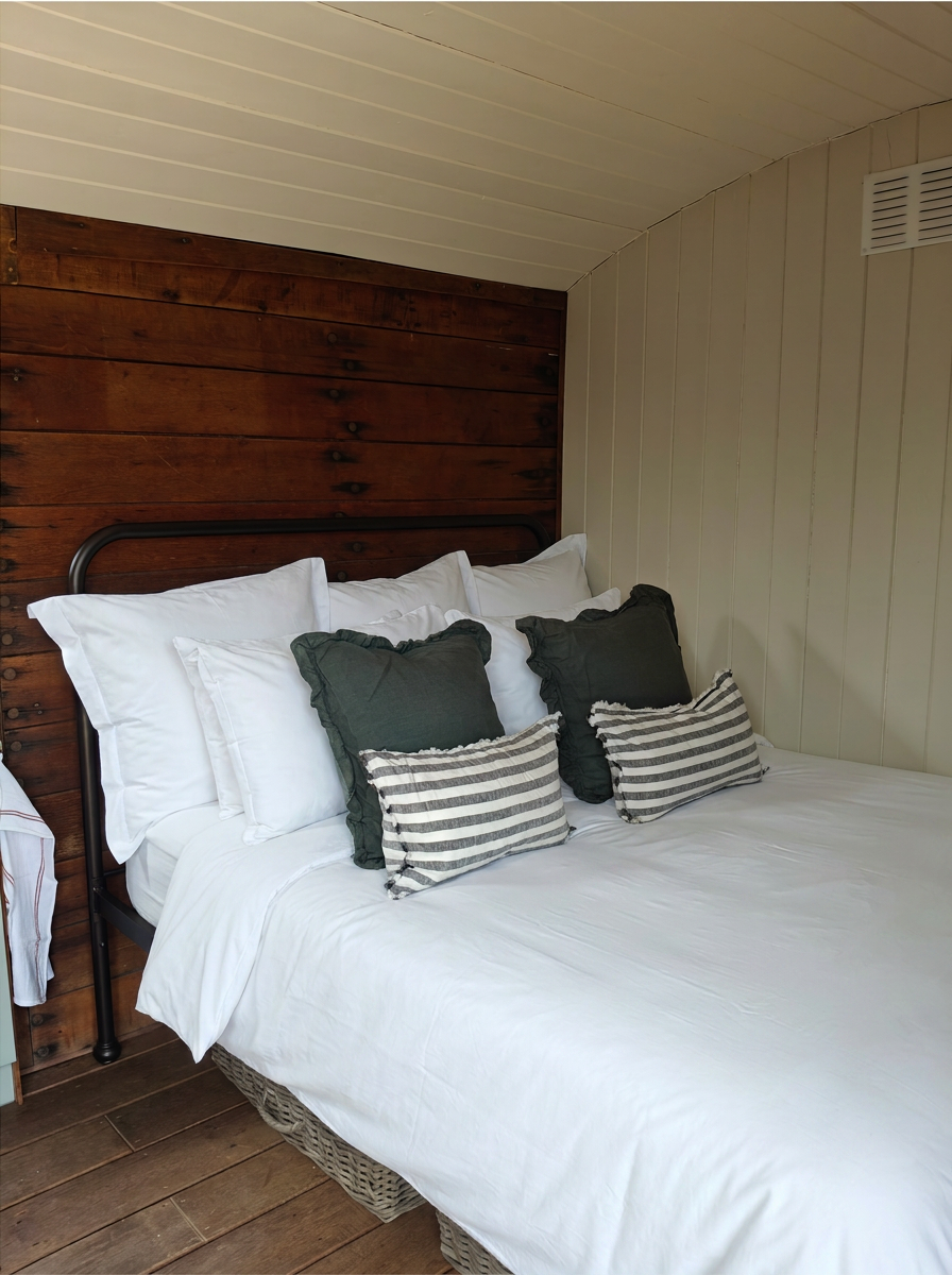 The Hundred Acre Hut | Edena Boutique Railway Carriage