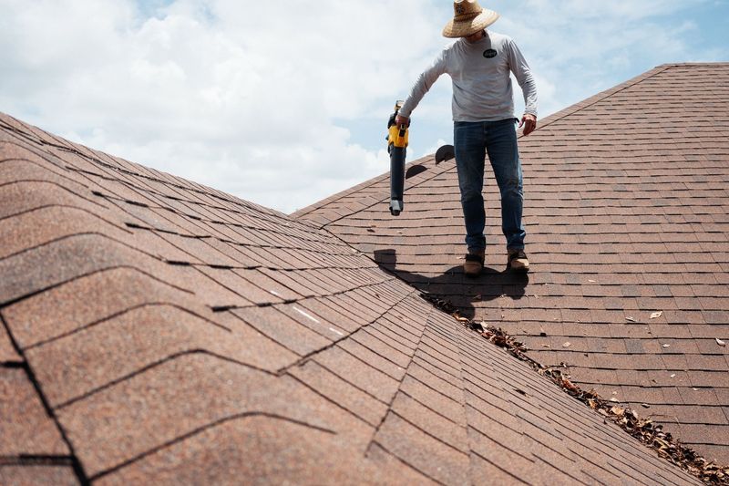 Seasonal Roof Maintenance Tips for Florida: Spring to Summer