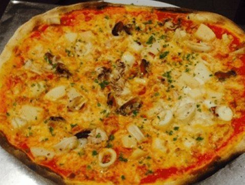 pizza alla mortadella e pistacchio