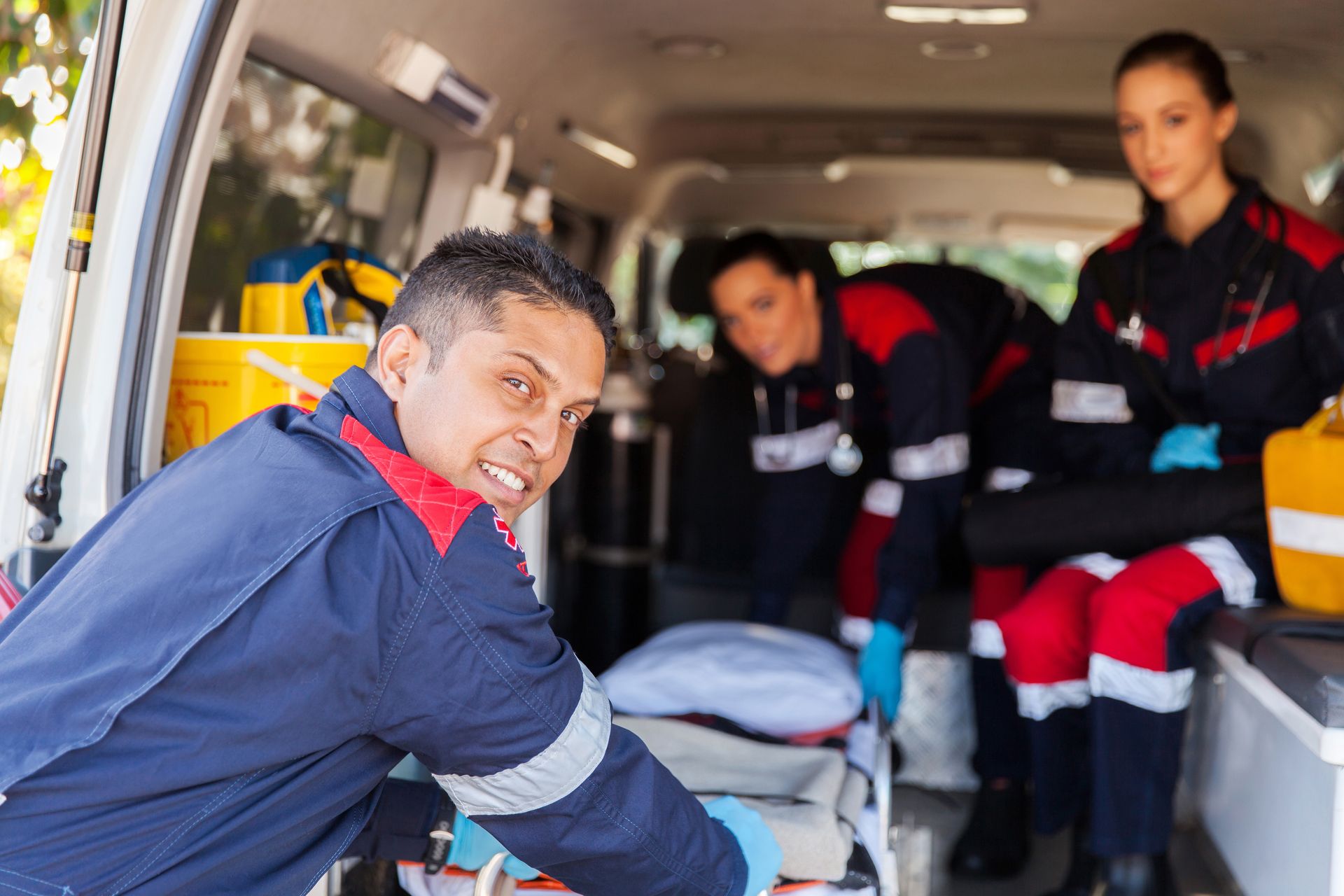 Emt Working Rapid Response EMT | Hybrid EMT Course