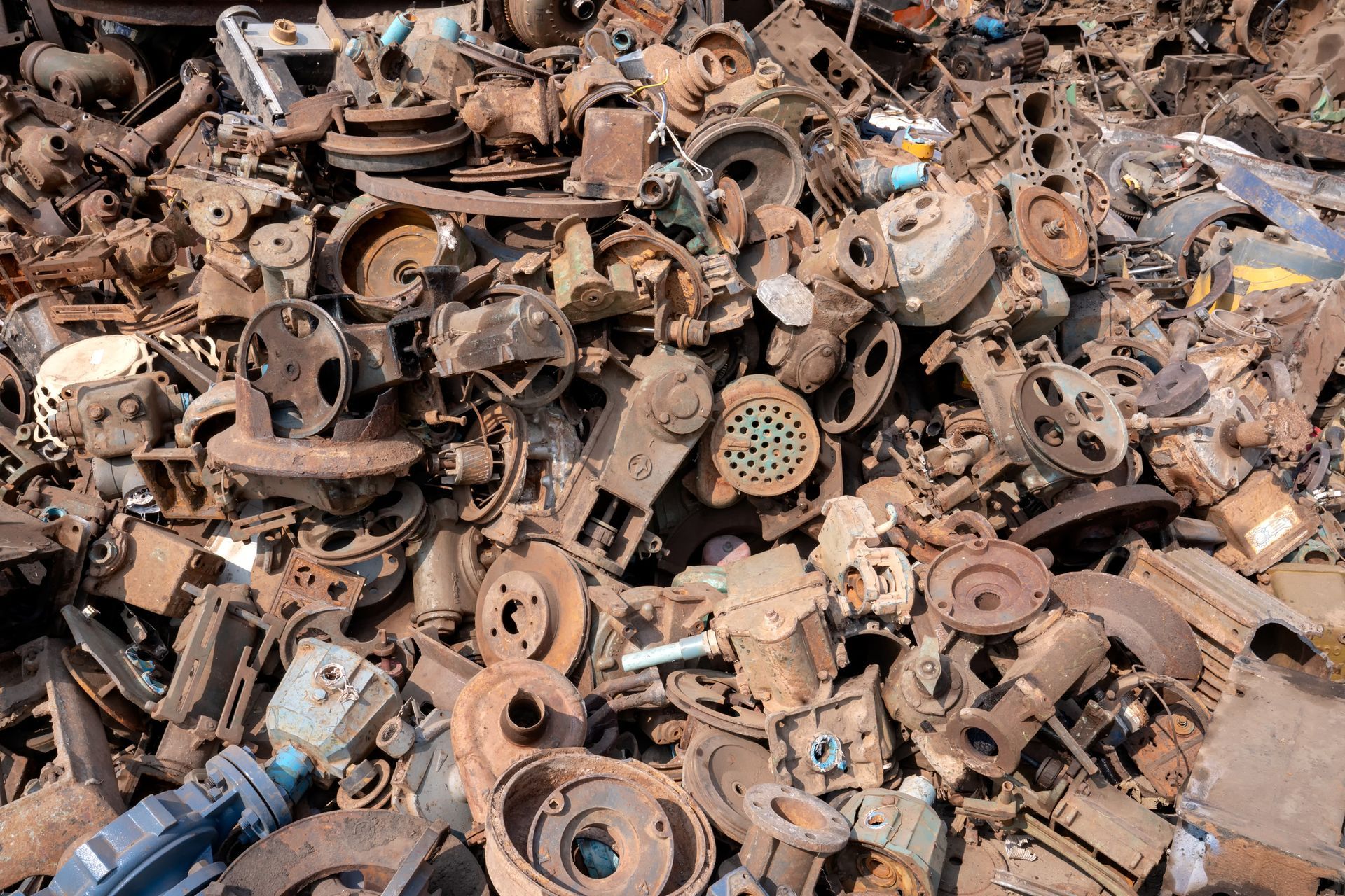 A pile of rusty metal car parts | Canterbury, NZ | Mainmet Scrap Metal Recyclers