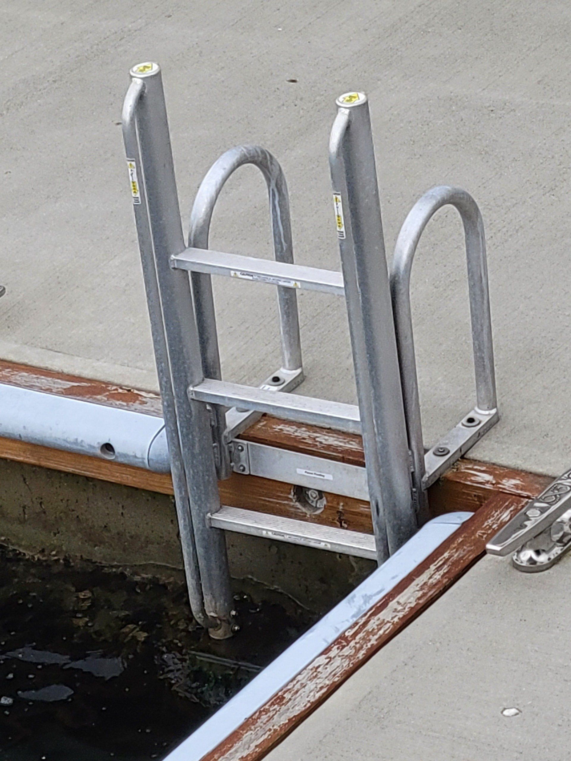 Victoria+Stairs+aluminum+dock+ladder