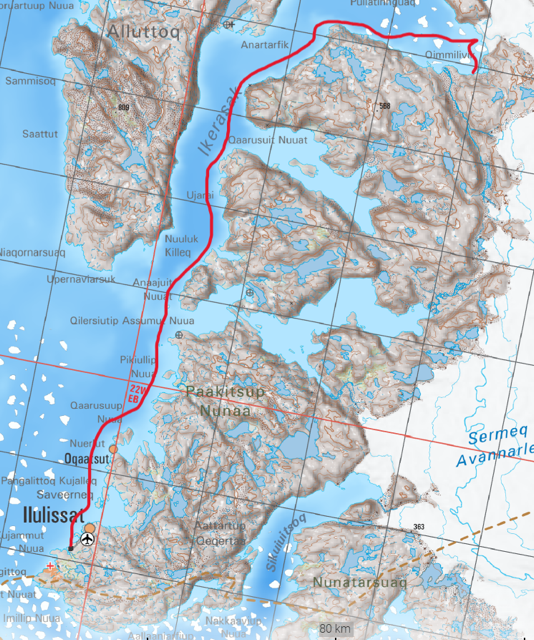 Kort med en rød linje, der viser en rute gennem et kystområde, sandsynligvis Grønland, med stednavne.