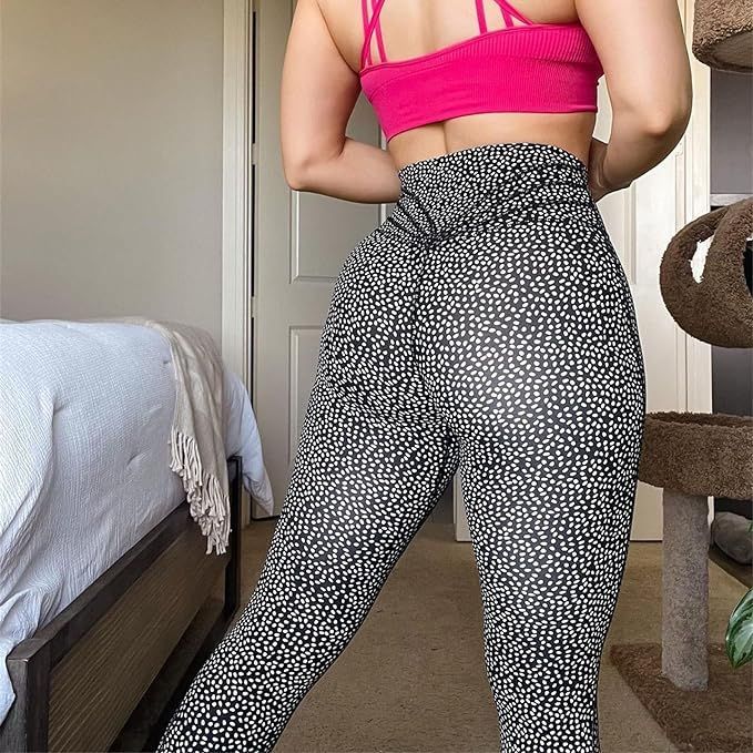High-waisted workout leggings in a seamless design, offering a flattering fit and comfort for various exercises.