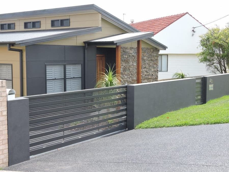 Grey Horizon Slat Fence - Aluminium Manufacturer in Newcastle, NSW