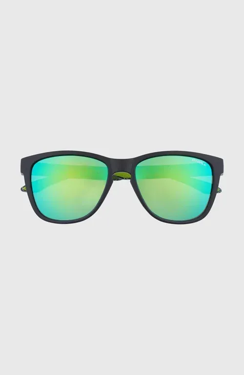 Occhiali da sole con montatura nera e lenti riflettenti verde-blu su sfondo grigio chiaro